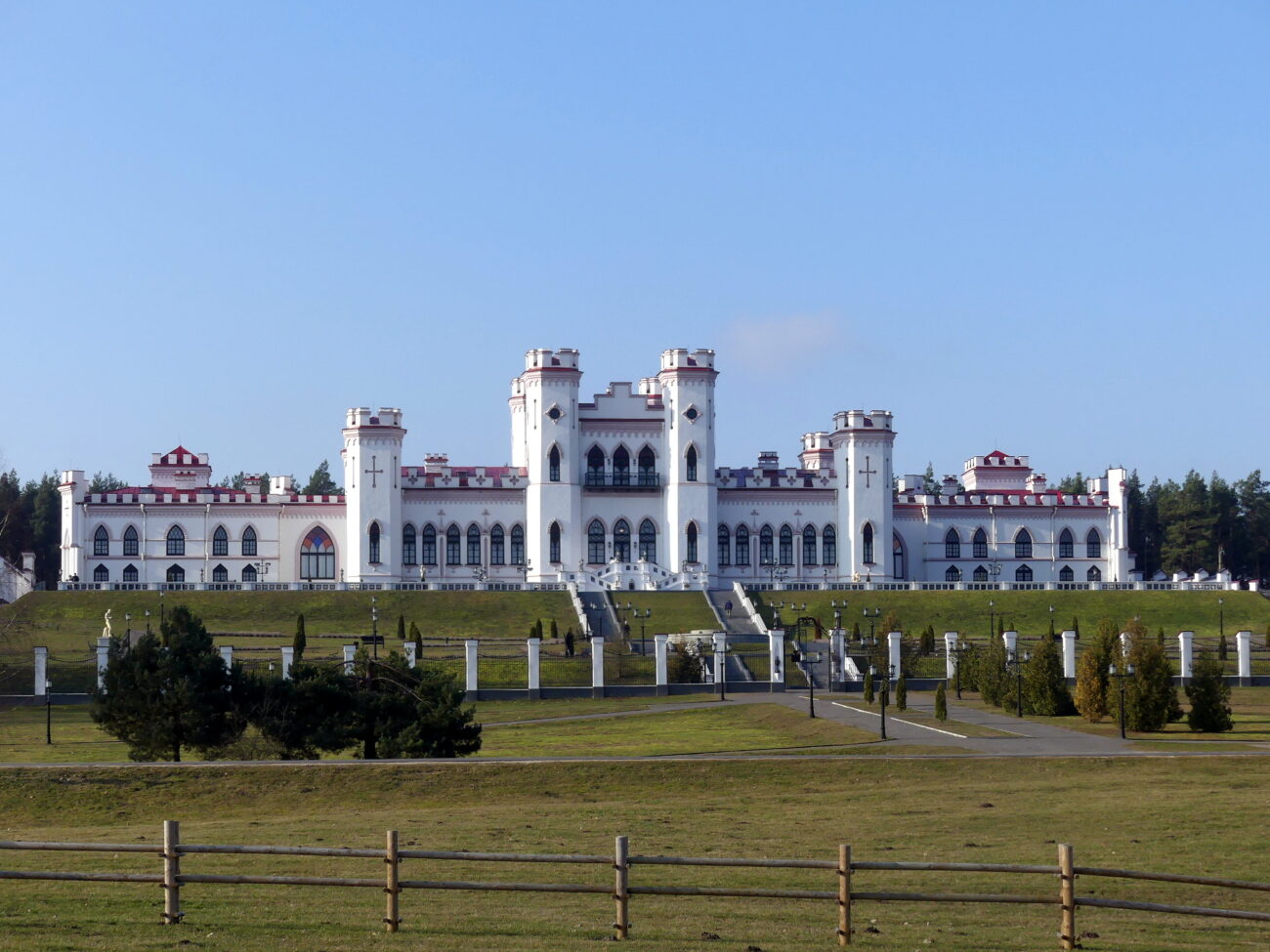 Дворец Пусловских в Коссово Ивацевичского района.