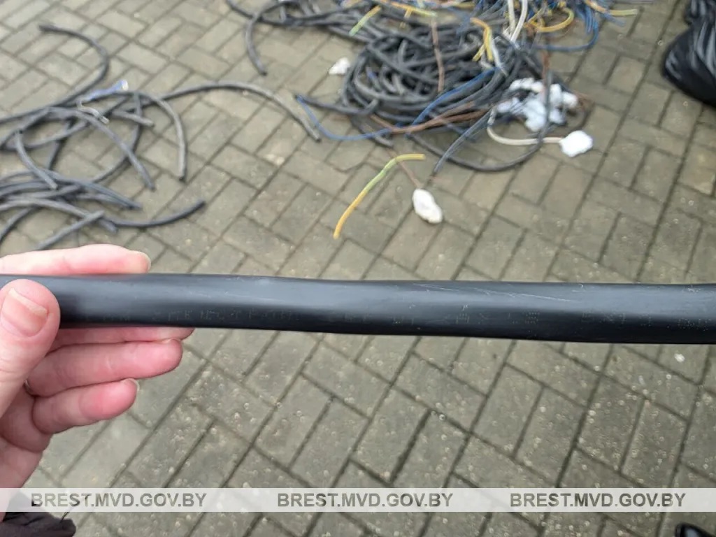 Медный кабель, который украли работники предприятия.