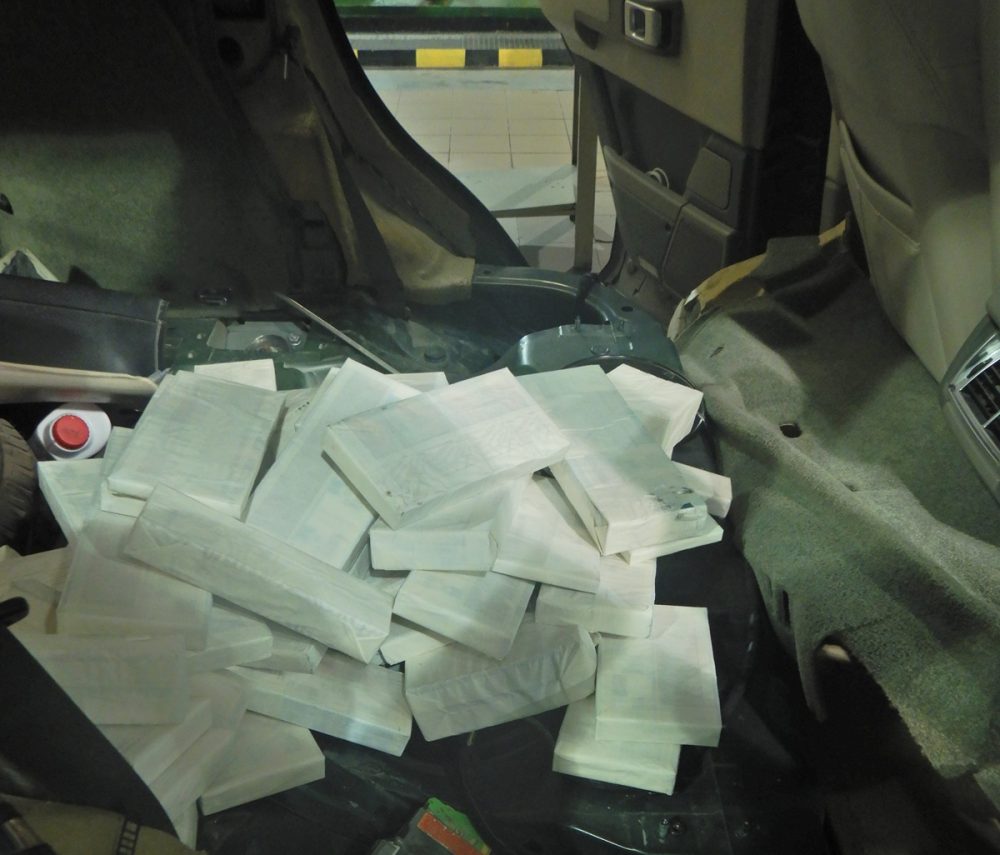 Сигареты, которые польские таможенники нашли в авто беларуса. Фото: KAS